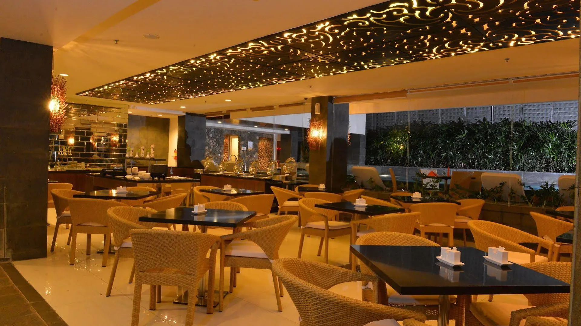 Solaris Hotel Kuta Кута
